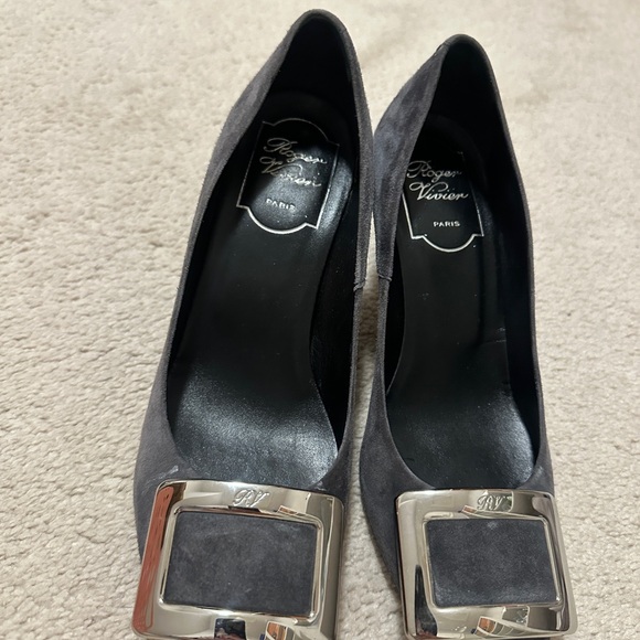 Roger Vivier Grey Suede Heels,Size 5 - Picture 2 of 4